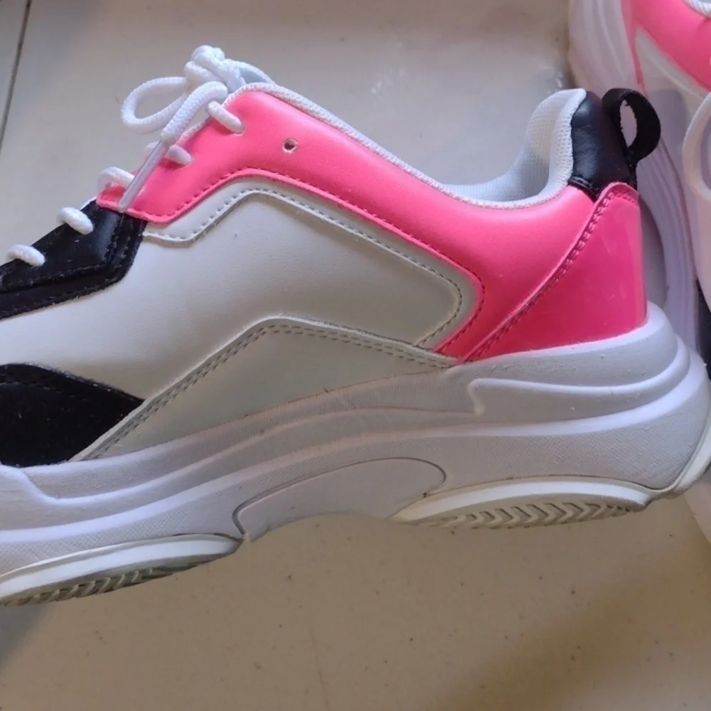 Guess Sneakers size 10 multi-colored pink yellow black